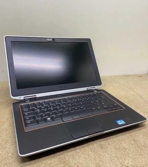 Ультрабук Б-клас Dell Latitude E6320 / 13.3" (1366x768) TN / Intel Core i5-2520M (2 (4) ядра по 2.5 - 3.2 GHz) / 8 GB DDR3 / 120 GB SSD / Intel HD Graphics 3000 / WebCam б/в | Зображення 2