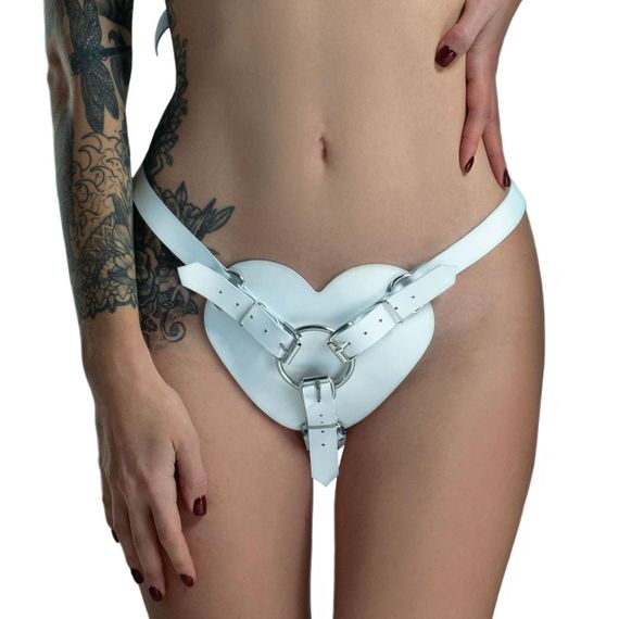 Трусики Сердце для страпона из натуральной кожи Feral Feelings - Hearts Strap-on Belt White | Зображення 1