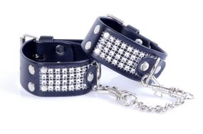 Наручники зі штучної шкіри з кристалами Fetish Boss Series - Handcuffs with cristals Silver, BS3300094 Sex Aura