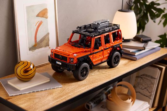 Конструктор LEGO Technic Mercedes-Benz G 500 PROFESSIONAL Line 42177 | Зображення 1