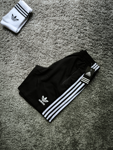 Чоловічі шорти Adidas чорні