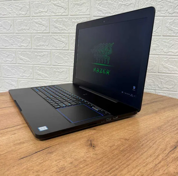 Ноутбук Razer Blade 17 RZ09-0220 120Hz i7 7700HQ 16Gb SSD 500Gb GTX 1060 Б/В | Зображення 3