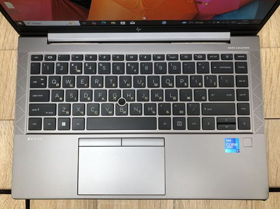 Ультрабук Б-класс HP ZBook Firefly 14 G8 / 14" (1920x1080) IPS / Intel Core i7-1185G7 (4 (8) ядра по 1.2 - 4.8 GHz) / 16 GB DDR4 / 512 GB SSD / Intel Iris Xe Graphics / WebCam б/у | Зображення 2