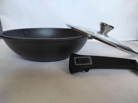 Сковорода Вок Bohmann BH-1730-28-WK 28 см черная
