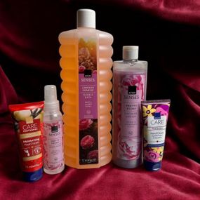 Подарочный набор «Сладкий уход» Avon Care & Senses | гель для душа, пена для ванны, спрей для тела, кремы для рук и ног