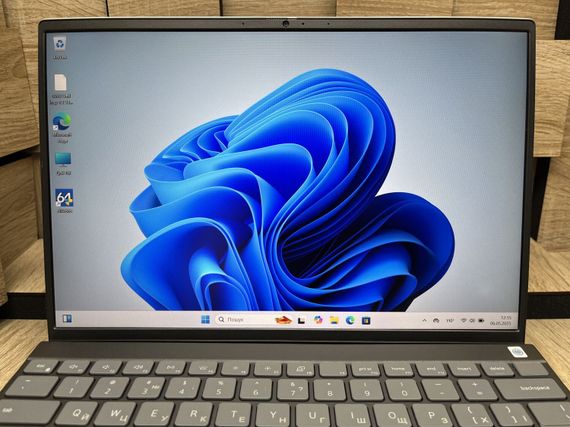 Ультрабук Б-класс Dell Inspiron 13 5310 / 13.3" (1920x1200) IPS / Intel Core i5-11320H (4 (8) ядра по 3.2 - 4.5 GHz) / 16 GB DDR4 / 512 GB SSD M.2 / Intel Iris Xe Graphics / WebCam б/у | Зображення 2