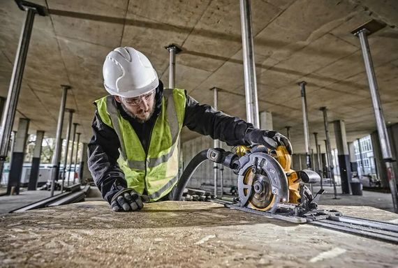 Пила дискова акумуляторна DeWalt без АКБ та ЗП DCS579NT | Зображення 1