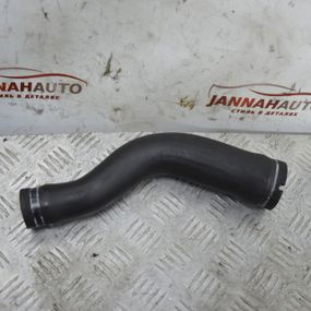 Патрубок інтеркулера 1.3 D/JTD Fiat Doblo 2000-2024 Трубка системи охолодження Фіат Добло 51757918