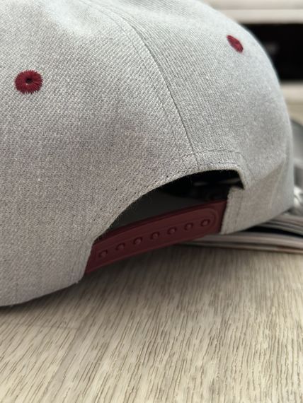 Кепка снепбек (Snapback) Atlanta Braves Сірий з бордовим 56-61р (9102) | Зображення 1