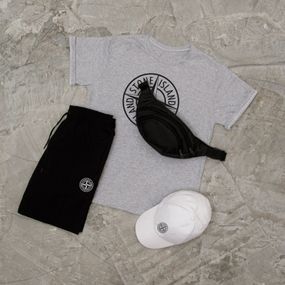 Костюм футболка + шорти + кепка та бананка Stone island колір сірий/чорний/білий