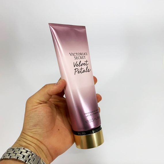 Лосьон для тела Victoria's Secret Velvet Petals 236 мл Original | Зображення 1