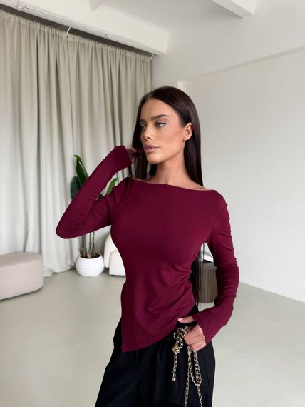 Женская кофта-лонгслив ассиметричная с открытыми плечами цвет бордовый, размер 42/46 SH356 | Зображення 1