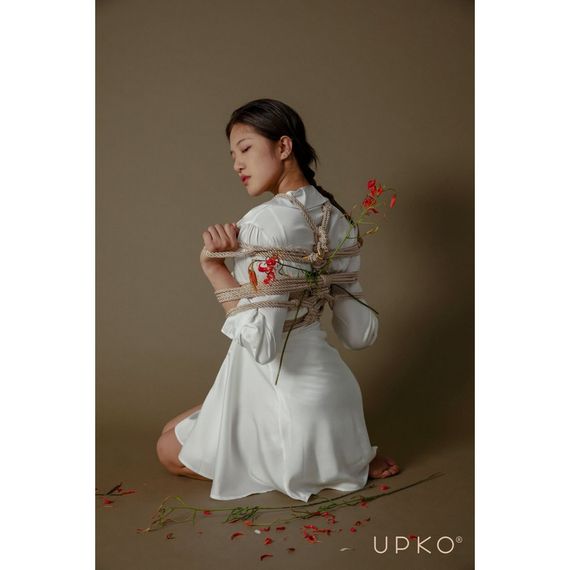 Мотузка для бондажу UPKO Restraint Bondage Rope, чорна, 10 м Sex Aura | Зображення 5