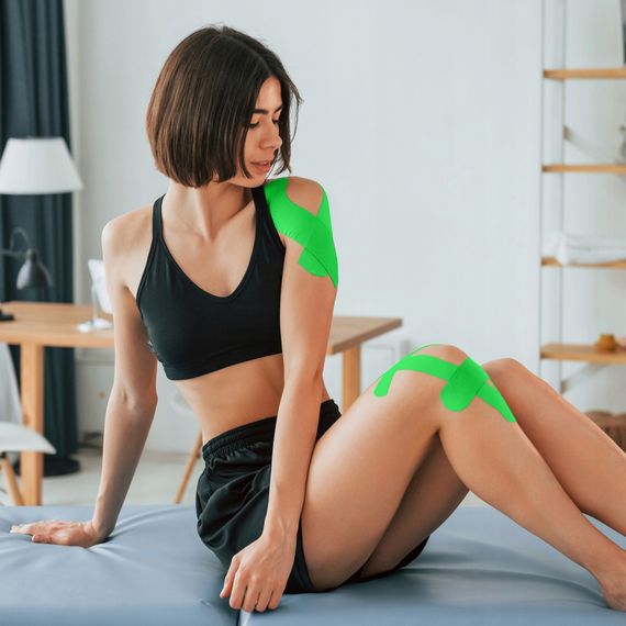 Стрічка кінезіологічна (кінезіо тейп) 4FIZJO 5 см x 5 м 4FJ0543 Green (P-5907739315984) | Зображення 4