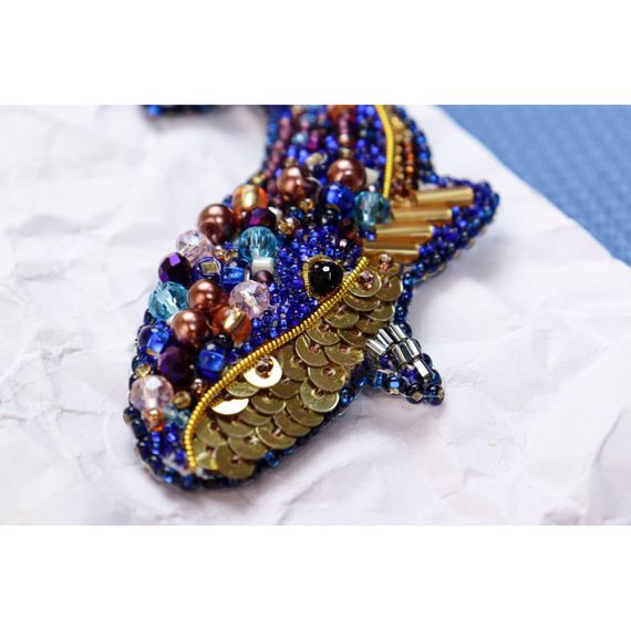 Набор для вышивания бисером украшения "Синий кит" AD-239 на натуральном холсте | Зображення 3