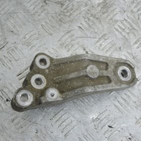 Кронштейн двигуна правий 1.6 CRDI Hyundai i30 2007-2012 Опора подушка двигуна права Хюндай ай30