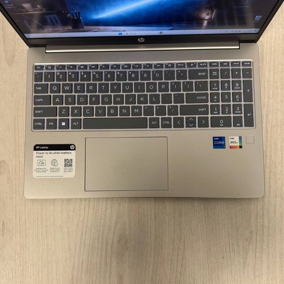 Ультрабук Б-класс HP 15-fd0182wm / 15.6" (1920x1080) IPS / Intel Core i7-1355U (10 (12) ядер по 3.7 - 5.0 GHz) / 16 GB DDR4 / 1000 GB SSD / Intel Iris Xe Graphics / WebCam б/у | Зображення 2