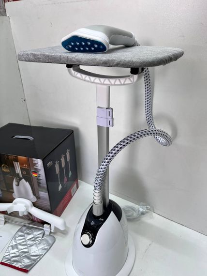 Белый Отпариватель вертикальный для одежды со стойкой Zepline ZP-130 3000W
