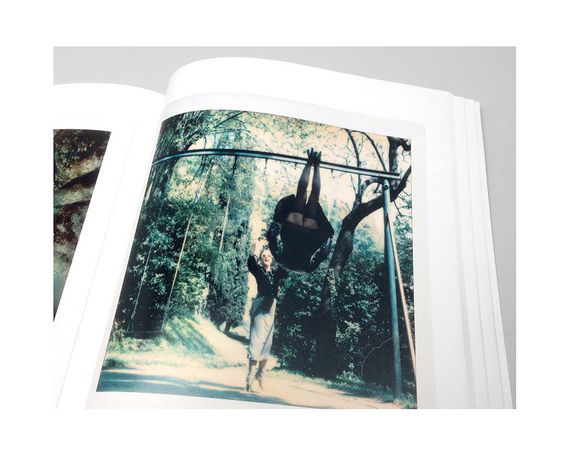 Легендарные фотографы современности книга по фотографии Хельмут Ньютон Helmut Newton "Pola Woman" | Зображення 2