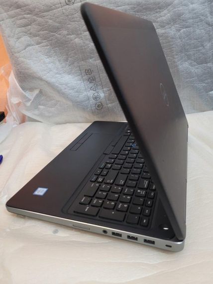 Ноутбук Dell Precision 7510 15,6 FullHD + Core i5 + 16 GB + SDD +HDD Б/В | Зображення 2