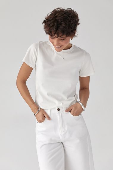 Однотонна жіноча еластична футболка - білий цвет, ONE SIZE (є розміри)