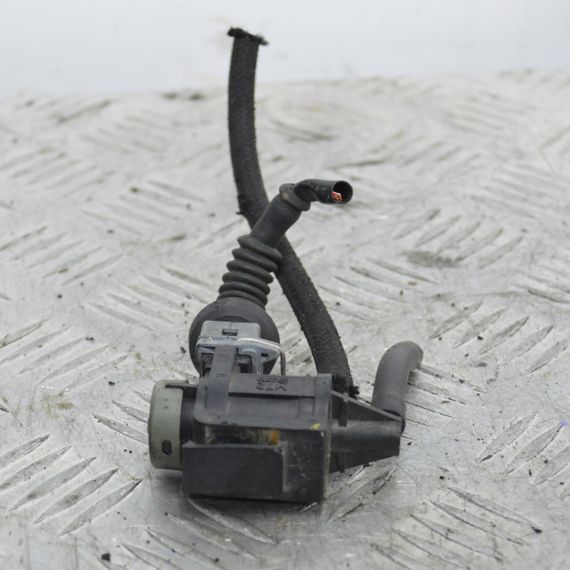 Клапан тиску наддуву Volkswagen Bora Golf IV LT Passat T4 Sharan Фольксваген Гольф Т4 Пассат 1J0906283A | Зображення 1