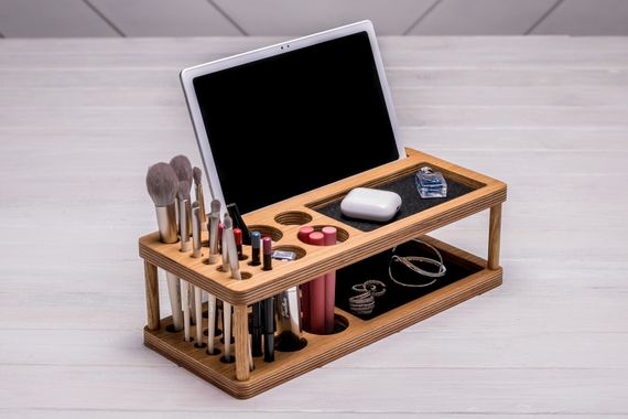 Подарунок дружині підставка «Beauty Station» для косметики | Зображення 4