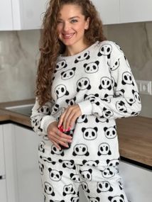 Тепла флісова біла піжамка з пандочками
