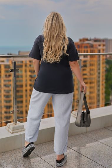 Жіноча футболка з принтом Labubu колір темно-сірий, розмір 42/44, GF05257 | Зображення 2