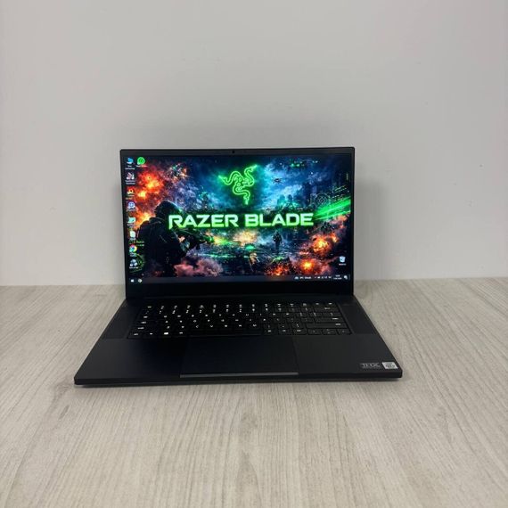 Ігровий ноутбук Razer Blade 15 RZ09-0367 / 15,6" (1920x1080) IPS / Intel Core i7-10875H (8 (16) ядер по 2,3 - 5,1 ГГц) / 16 ГБ DDR4 / 512 ГБ SSD NVMe / nVidia GeForce RTX 3080, 16 ГБ GDDR6, 256-біт / WebCam б/в | Зображення 1