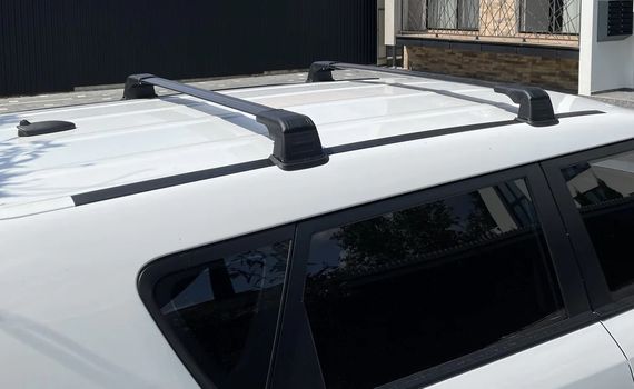 Поперечени у штатні місця під ключ Wingbar V3 (2 шт) Сірі для Toyota Land Cruiser 200 2007-2021 рр