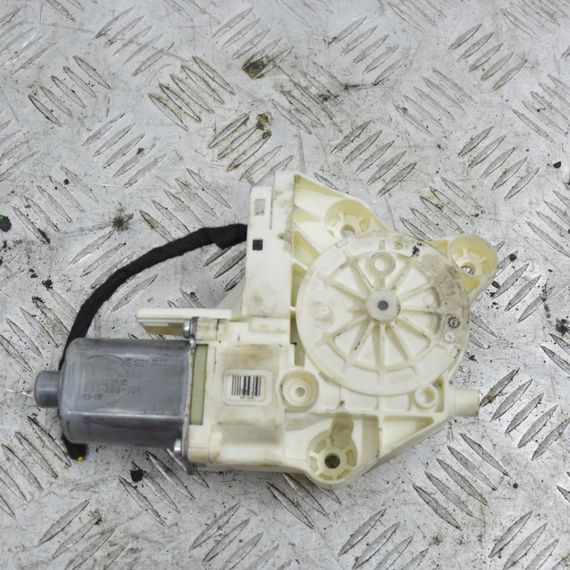 Моторчик склопідйомника передній правий Ford Focus II 2004-2011 Мотор скла правих дверей Форд 4M5T14553