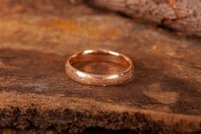 Обручальное кольцо из красного золота 19