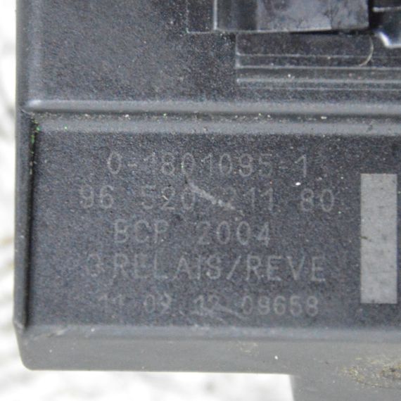 Реле управління вентилятором 1.6 HDI Peugeot Partner Блок управління Рено Партнер 9652021180 018010951 | Зображення 3