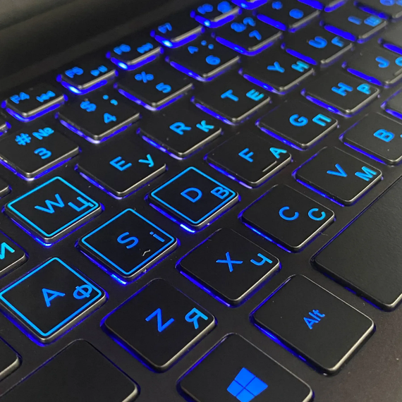 Игровой ноутбук Dell G7 7588 / 15.6" (1920x1080) IPS / Intel Core i7-8750H (6 (12) ядра по 2.2 - 4.1 GHz) / 16 GB DDR4 / 128 GB SSD + 1000 GB HDD / nVidia GeForce GTX 1060 Max-Q, 6 GB GDDR5, 192-bit / HDMI / WebCam б/у + Подарок Беспроводная мышь / USB | Зображення 5