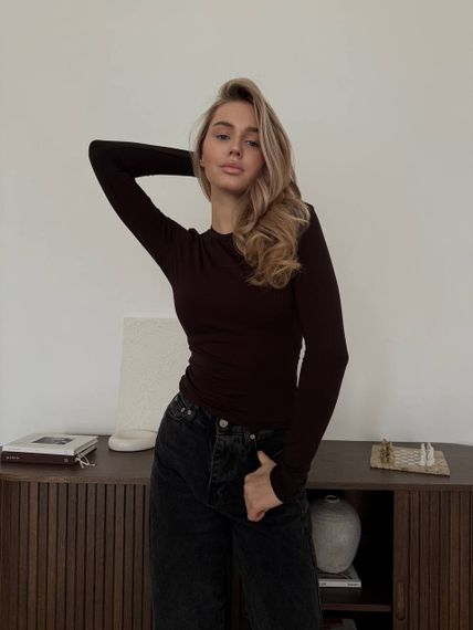 Жіноча класична кофта-лонгслів з віскози приталена колір коричневий, розмір 42/46  SH354