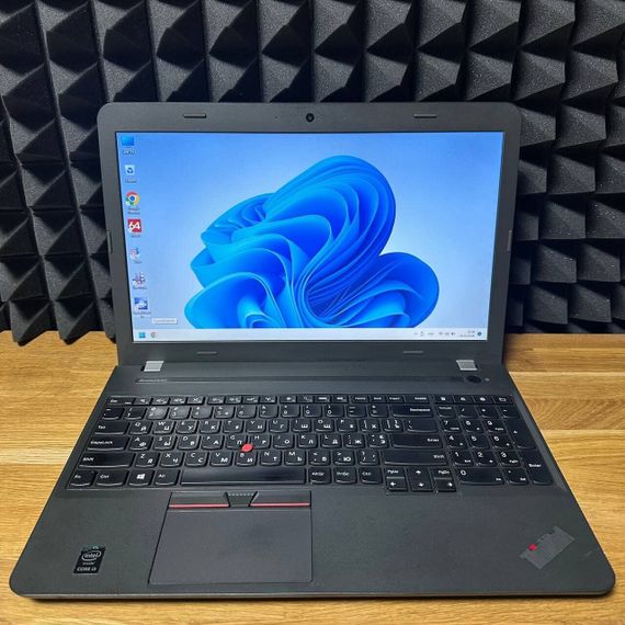 Ноутбук Lenovo ThinkPad E550 / 15.6" (1366x768) TN / Intel Core i3-5005U (2 (4) ядра по 2.0 GHz) / 8 GB DDR3 / 128 GB SSD / Intel HD Graphics 4400 / WebCam б/у | Зображення 1