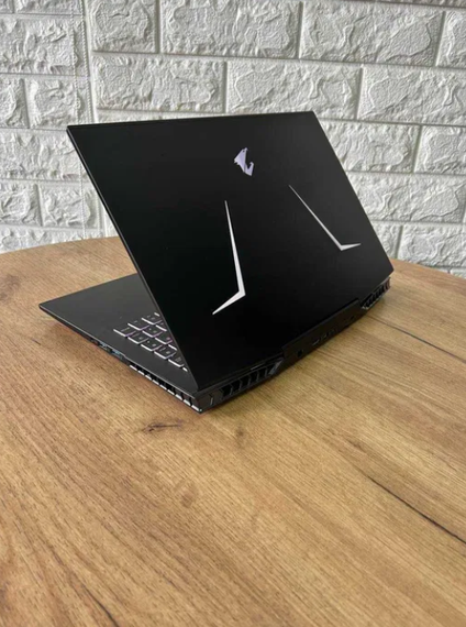 Ноутбук Gigabyte Aorus 15-X9 15.6" 144Hz i7 8750H 16Gb SSD 512Gb RTX 2070 Б/В | Зображення 2