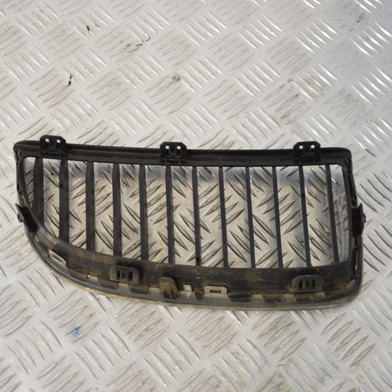 Решітка радіатора ліва BMW 3 E90 E91 2005-2013 Решітка переднього бампера ліва БМВ е90 7120007 | Зображення 1