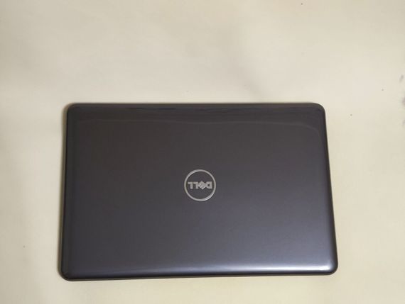Ноутбук Б-клас Dell Inspiron 17 5767 / 17.3" (1920x1080) IPS / Intel Core i5-7200U (2 (4) ядра по 2.5 - 3.1 GHz) / 8 GB DDR4 / 256 GB SSD / Intel HD Graphics 620 / WebCam / DVD-ROM б/в | Зображення 7