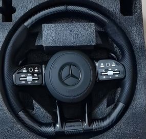 Руль AMG 2018-Style (Карбон -2025 Черные Кнопки, 3pin) для Mercedes GLA X156 2014-2019 гг