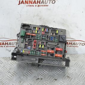 Блок запобіжників BMW 3 E90 E91 2005-2011 Блок запобіжників БМВ е90 е91 10688710 9119444