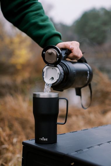 Термочашка Tribe Travel Mug 600 мл, Дорожня кружка трайб для авто та кемпінгових крісел, Чорний | Зображення 7