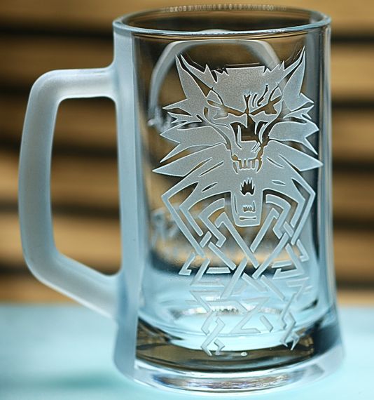 Пивной бокал 670 мл пивная кружка игры Ведьмак подарок для фаната игры The Witcher кружка с гравировкой | Зображення 5