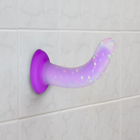 Светящийся в темноте фаллоимитатор ADDICTION Rave 8″ Glow in the Dark Dildo Purple Confetti , 20,3 см | Зображення 8