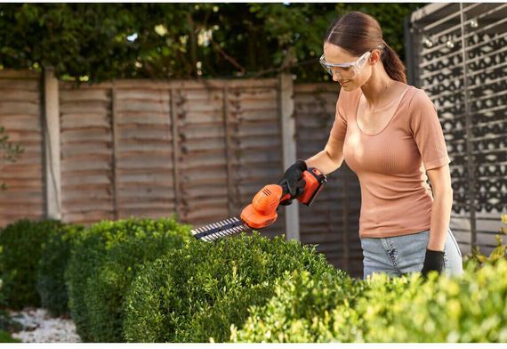 Кущоріз-ножиці акумуляторні BLACK+DECKER BCSS18D1 | Зображення 6
