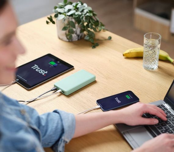 Портативний зарядний пристрій TrustPrimo ECO 20000 mAh Green (25027_TRUST) | Зображення 6