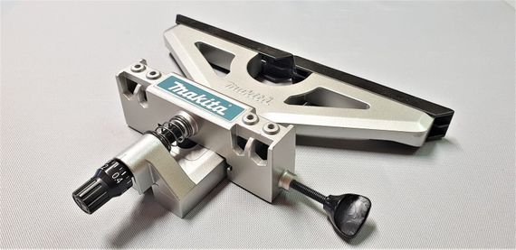 Направляюча (паралельний упор) для фрезера Makita M3600, M3602, MT360, MT362, RP0900, RP0910, RT0702C, RT0701C RP1110C, RP1111C, RP1800F, RP1801F, RP1802F, RP1803F, RP2300FC, RP2301F, RP2302F, RP2303FC, DRT50, RT001G (195136-9) | Зображення 4
