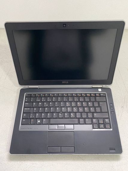 Ноутбук Dell Latitude E6330 / 13.3" (1366x768) TN / Intel Core i7-3520M (2 (4) ядра по 2.9 - 3.6 GHz) / 8 GB DDR3 / 128 GB SSD / Intel HD Graphics 4000 / WebCam / DVD-ROM б/у | Зображення 1