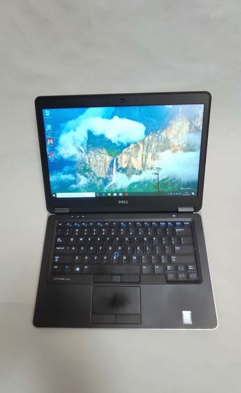 Ноутбук Dell Latitude E7440 / 14" (1366x768) TN / Intel Core i5-4310U (2 (4) ядра по 2.0 - 3.0 GHz) / 8 GB DDR3 / 256 GB SSD / Intel HD Graphics 4400 / WebCam / DVD-ROM б/в | Зображення 1